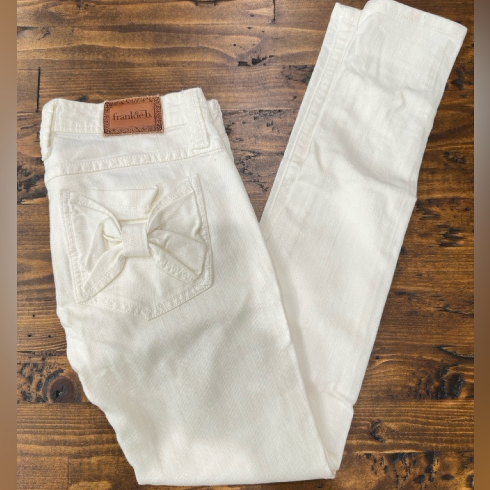 VINTAGE FRANKIE B ULTRA LOW RISE WHITE BOW POCKET SKINNY JEANS 24/00